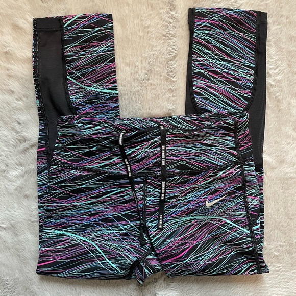 Nike Cropped Leggings Size XS - Picture 1 of 10